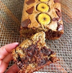 Bolo de Banana com Chocolate: A Receita Perfeita para Adoçar Seu Dia